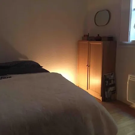 Bed & Breakfast Une Pour Une Personne Chez Moi ! *